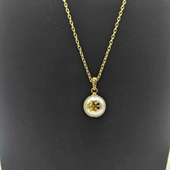 NEW Tory Burch Kira Pearl Pendant Gold Chain Necklace Gift Classic Casual Work - Picture 1 of 4